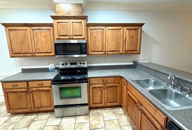 Building Photo - Very Nice 3 bedroom, 2 bathroom Rental on Panama City Beach