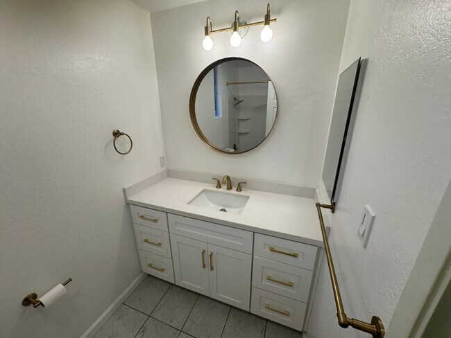 Building Photo - 6545 Birch Dr