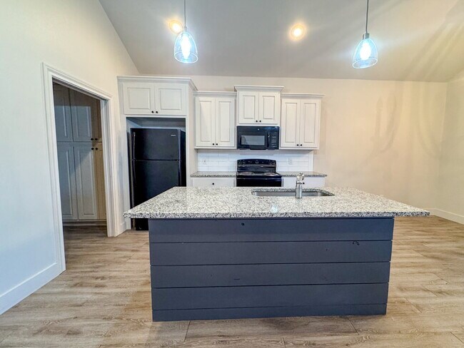 Building Photo - 3-bedroom in Cooper ISD!
