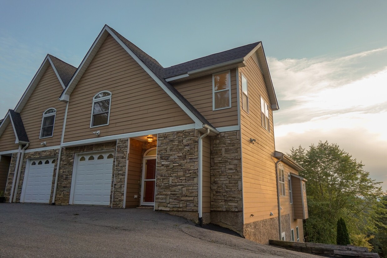 Primary Photo - Spacious Swannanoa Townhome