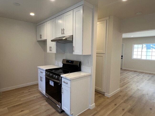 Building Photo - 2513 Hermosa Ave