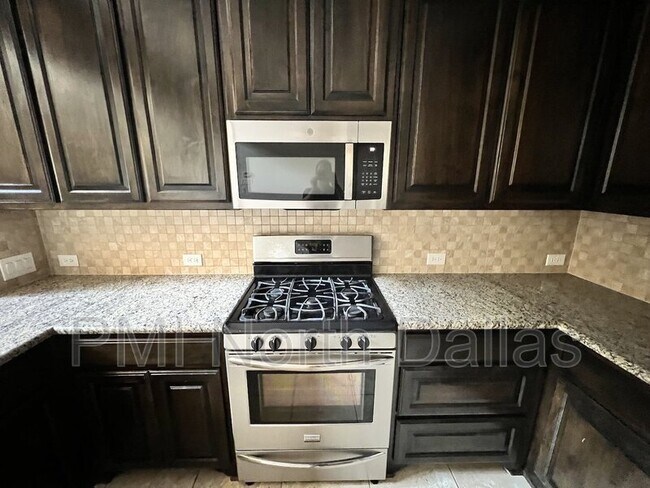 Foto del edificio - 532 S Greenville Ave