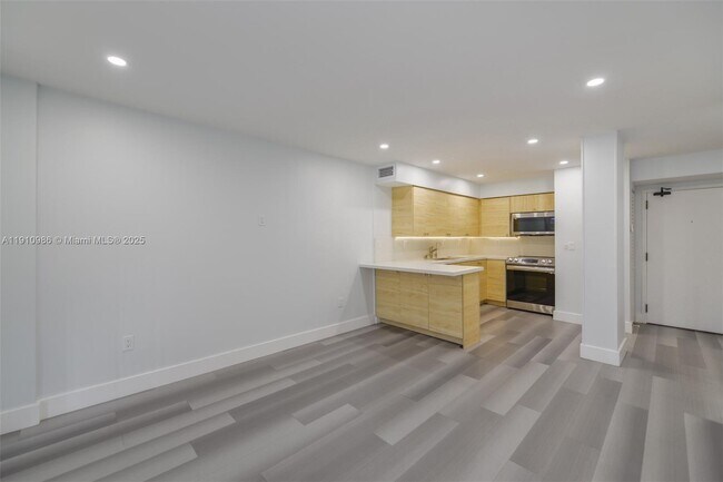 Foto del edificio - 1800 NW 24th Ave