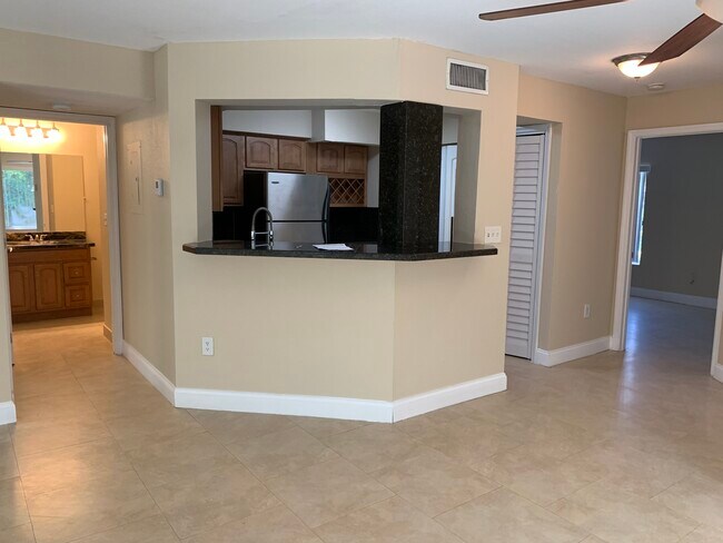Foto del edificio - 2460 NW 33rd St