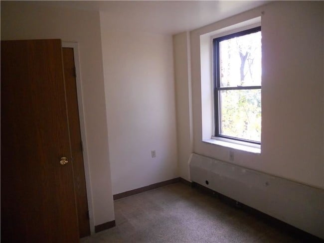 Bedroom Photo - Ridgemont Apartments