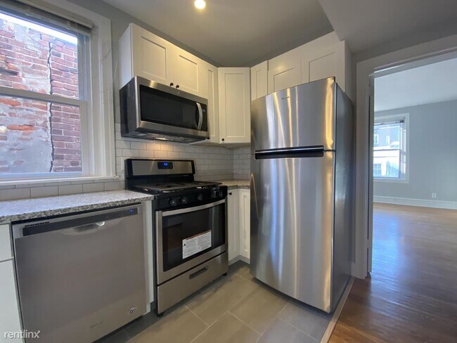 Building Photo - 334 Lombard St