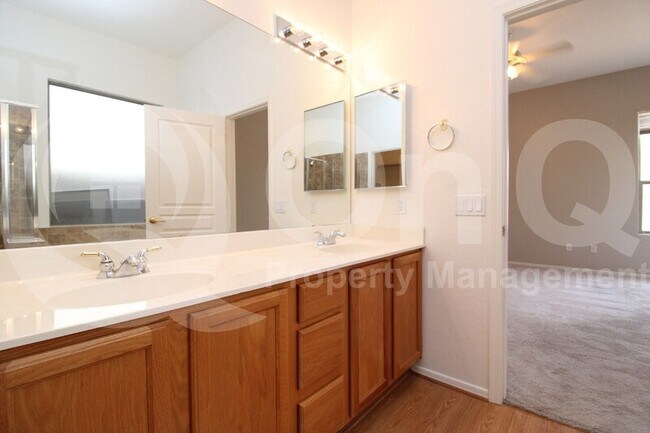 Building Photo - 3892 S Felix Pl