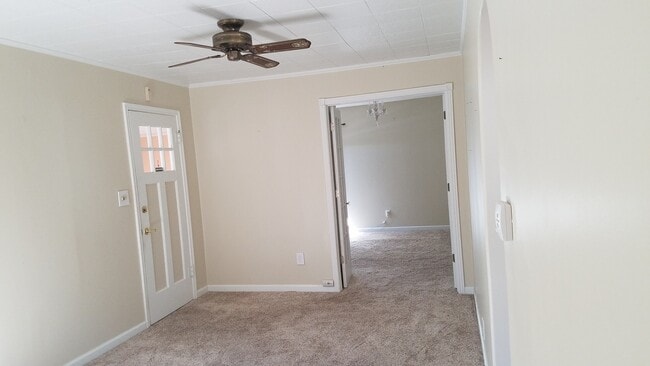 Building Photo - 2 bedroom 1 bath
