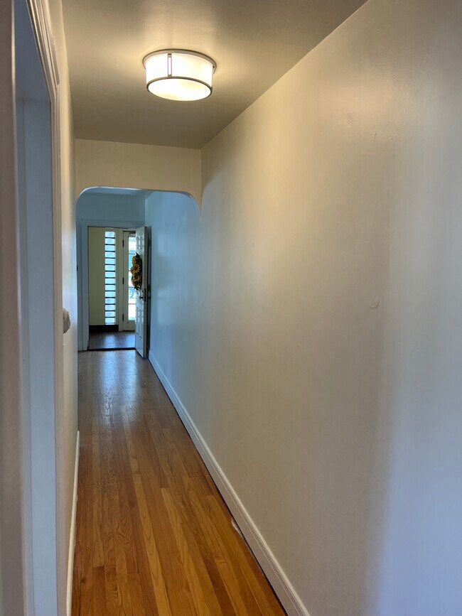 Foto del edificio - 845 New Scotland Ave