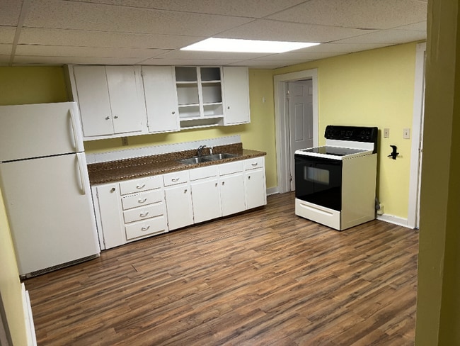 Foto del edificio - 1 Pomfret Rd