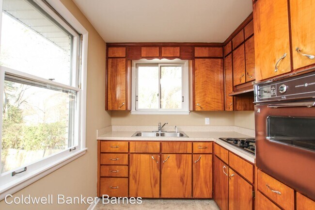 Building Photo - 1 br, 1 bath House - 439B Capri Drive