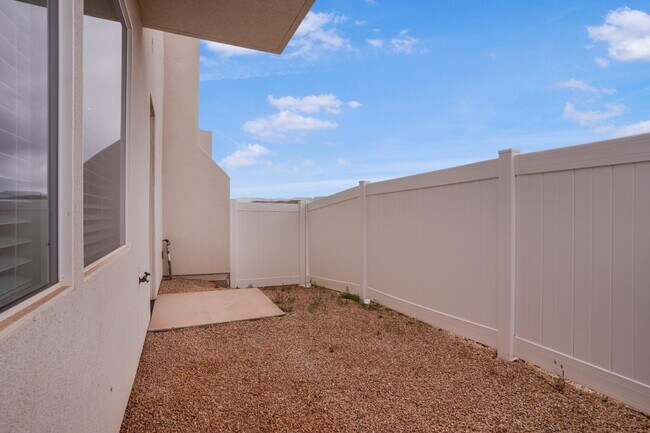 Building Photo - 319 S 1930 W