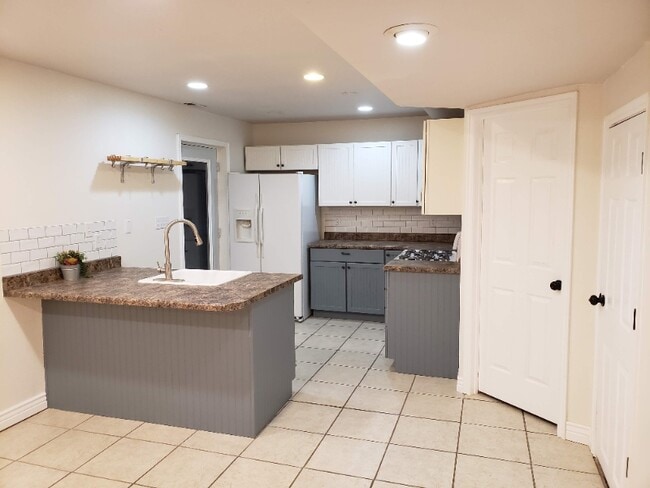 Building Photo - 571 W 4000 S