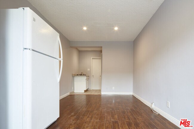 Building Photo - 3610 Westwood Blvd