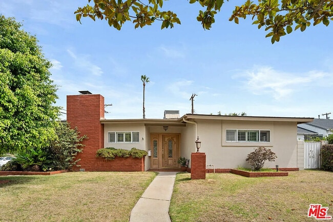 Building Photo - 7377 W 88th St