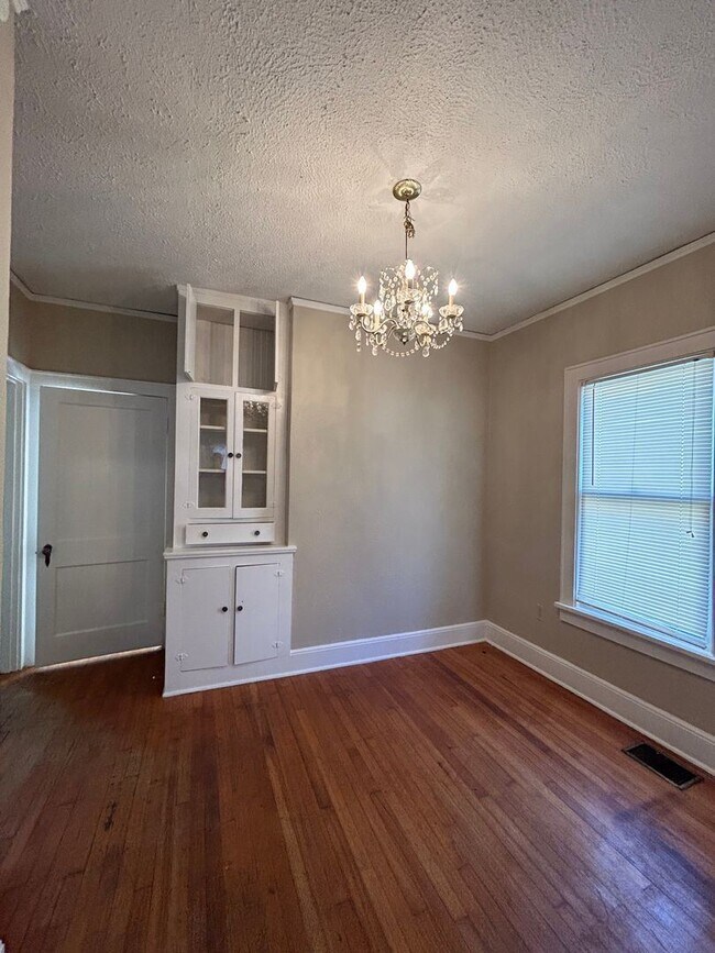 Building Photo - 1 br, 1 bath House - 607 Kirby Pl
