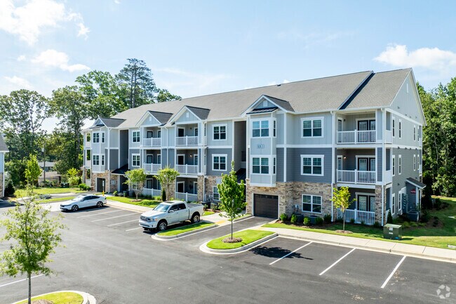 Foto del edificio - Langley Pointe