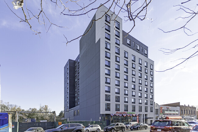 Building Photo - 2850 Webster Ave