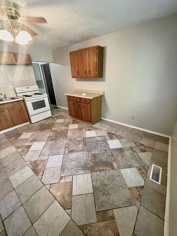 Building Photo - 5605 Wigwam Ct