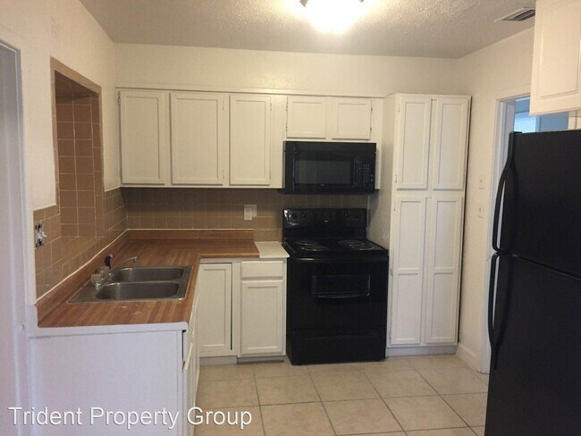 Building Photo - 3 br, 2 bath House - 219 S Lakewood Dr.