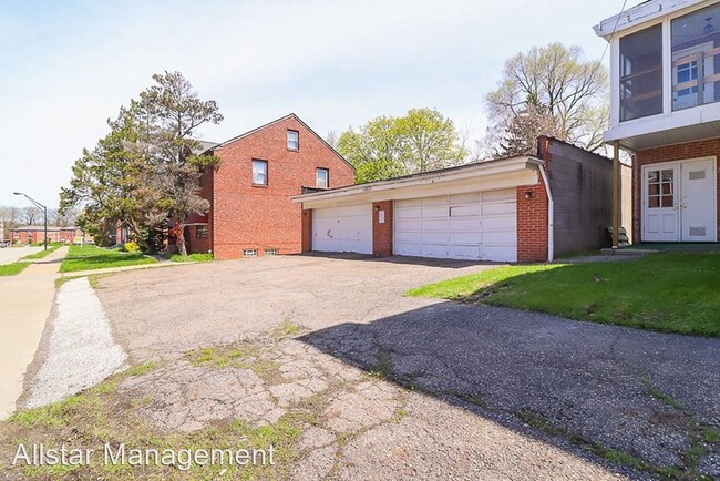 Building Photo - 1 br, 1 bath House - 1574 Luxor Rd #4