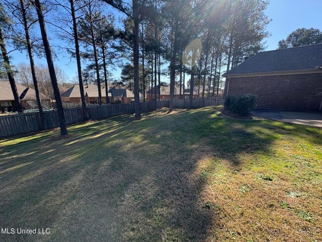 Building Photo - 4 Bed/3 Bath home Ashbrooke Subdivision Ma...