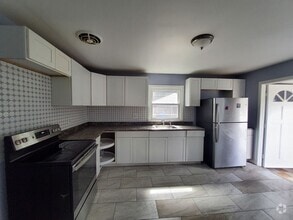 Building Photo - 707 Circular Ave