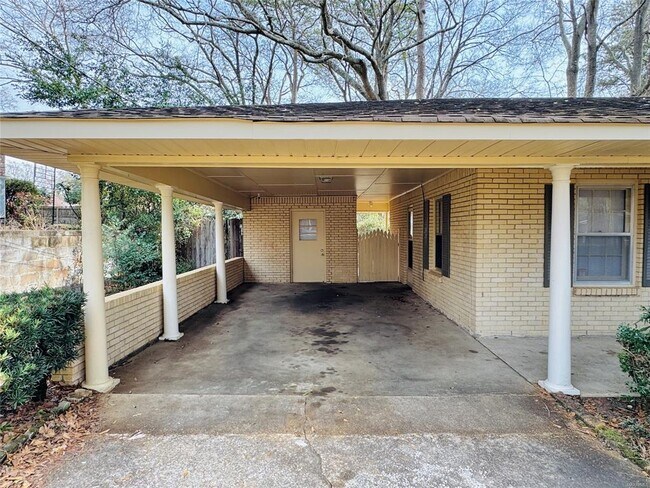 Foto del edificio - 535 Larkin Ln