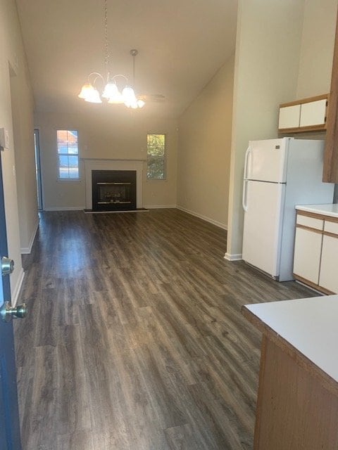Building Photo - "Charming 2-Bedroom Duplex with 2 Full Bat...