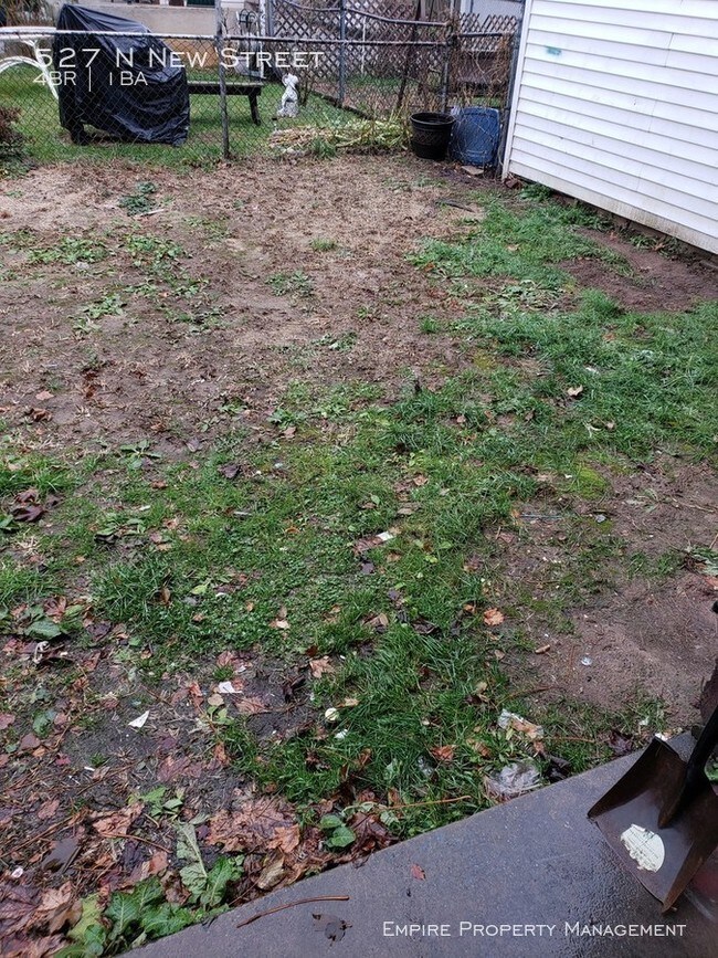 Building Photo - 4 Bedroom in Allentown