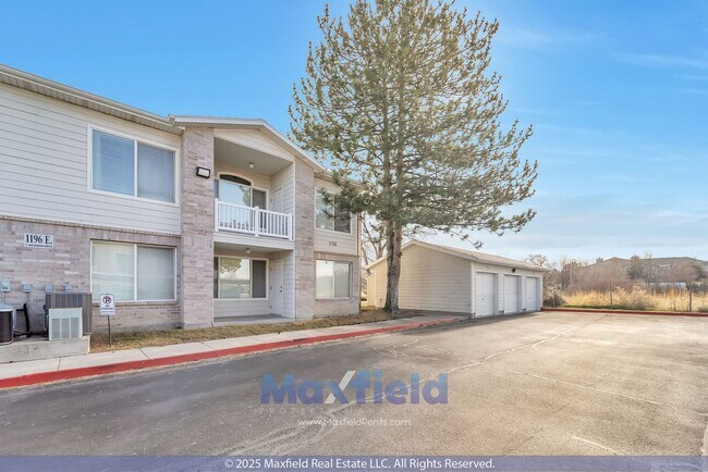 Building Photo - $1000 Off! Stoney Brook Condos Unit #2 - 2BD - 2BTH 1GAR