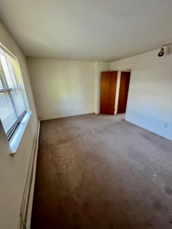 Building Photo - 201 Terhune Ave