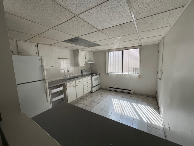 Foto del edificio - 1030 Dunlop Ave