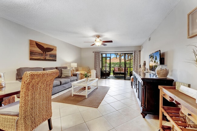 Foto del edificio - 30 Pelican Pointe Dr