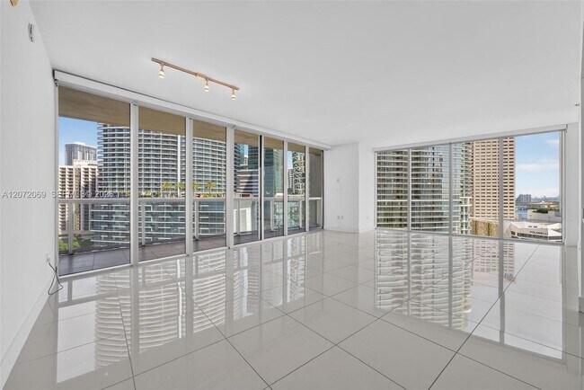 Foto del edificio - 465 Brickell Ave