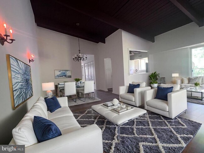 Foto del edificio - 11360 Cherry Hill Rd