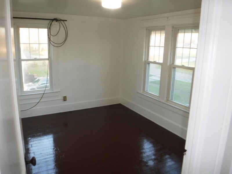 Primary Photo - 1320 Trumbull Ave SE