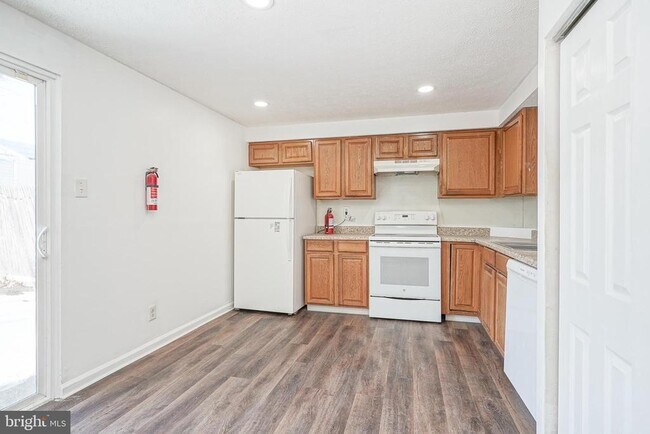 Building Photo - 69 Vanderbilt Ct