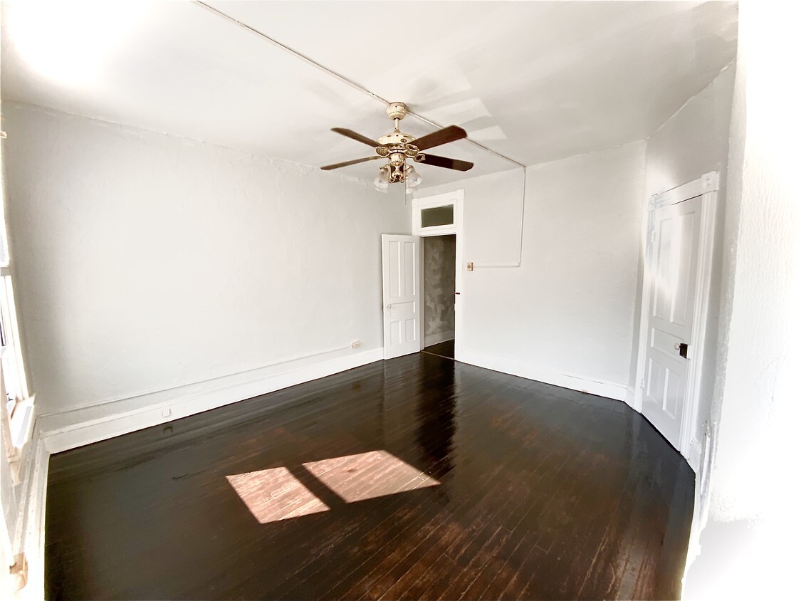 Habitación principal - 3002 Brighton St