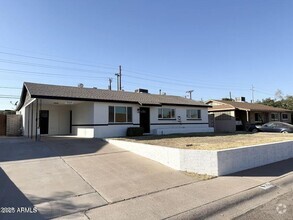 Building Photo - 2504 N Papago Dr