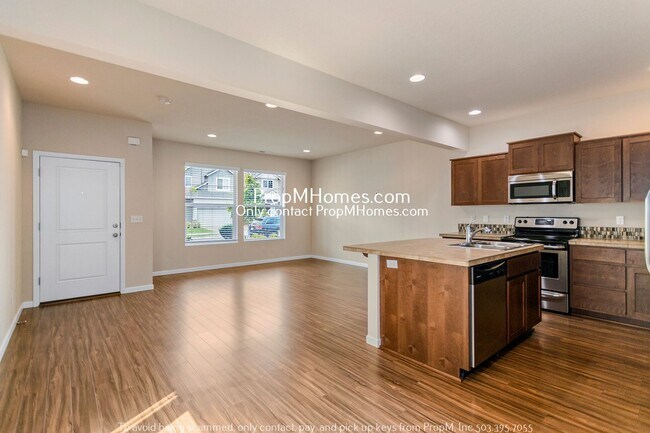 Building Photo - Charming Three Bedroom Home in Tigard - Ri...