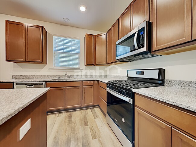 Building Photo - 476 Coopers Hawk Drive
