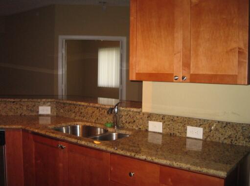 Foto del edificio - 330 Crestwood Cir