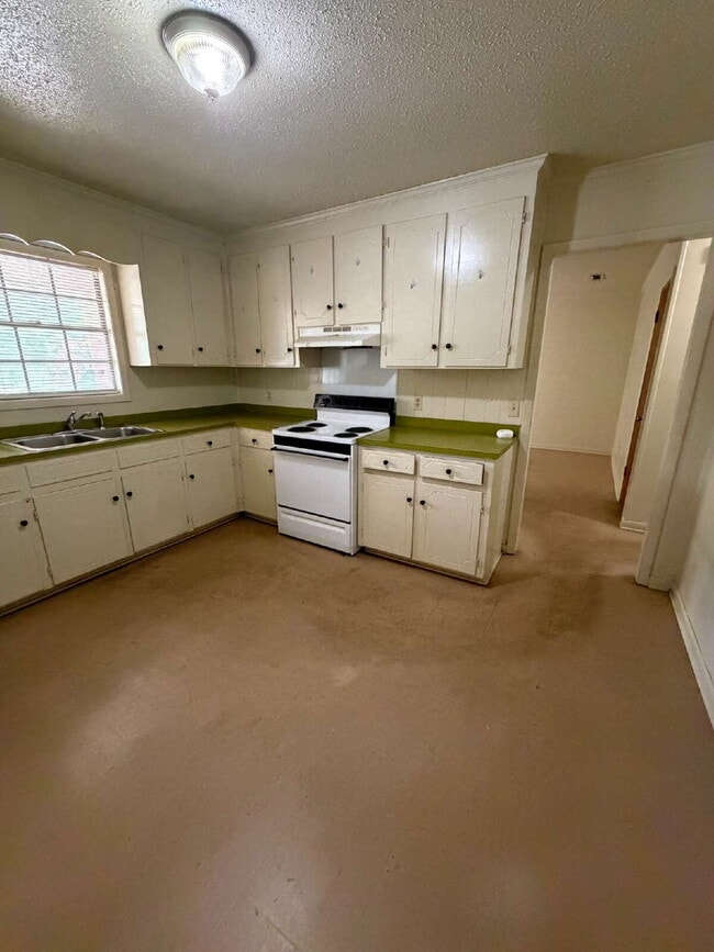Building Photo - Available for rent, Midland City Apartment!