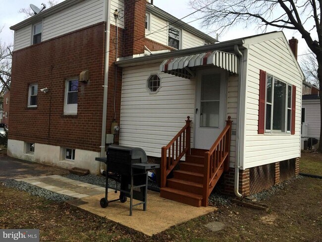 Building Photo - 4618 3rd St N