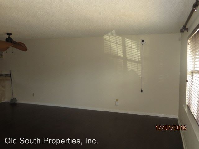 Building Photo - 6453 Concord Way