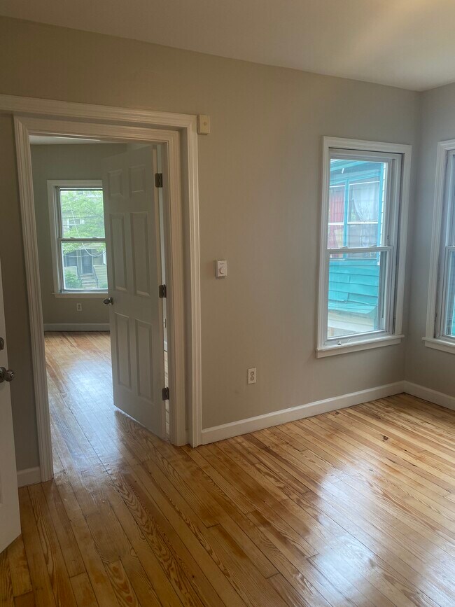 Foto del edificio - 134 Shelton Ave