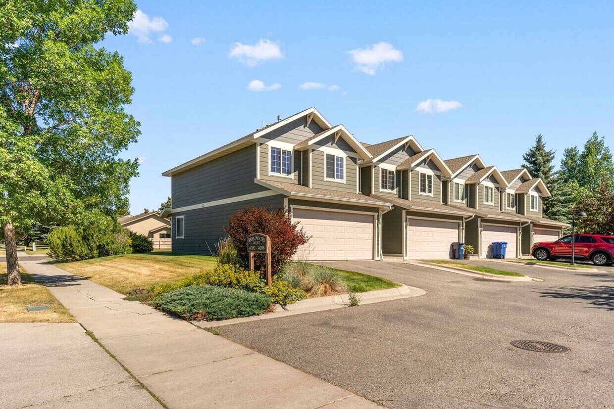 Foto principal - Charming 3BR Townhome in Bozeman