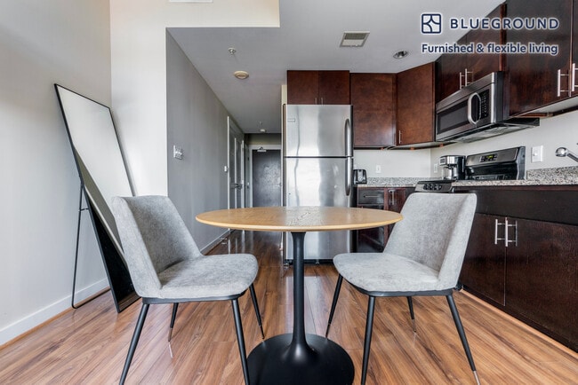 Foto del edificio - 1825 7th St NW