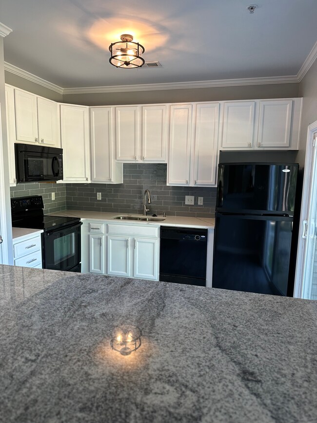 Foto del edificio - 2230 Valley Edge Dr